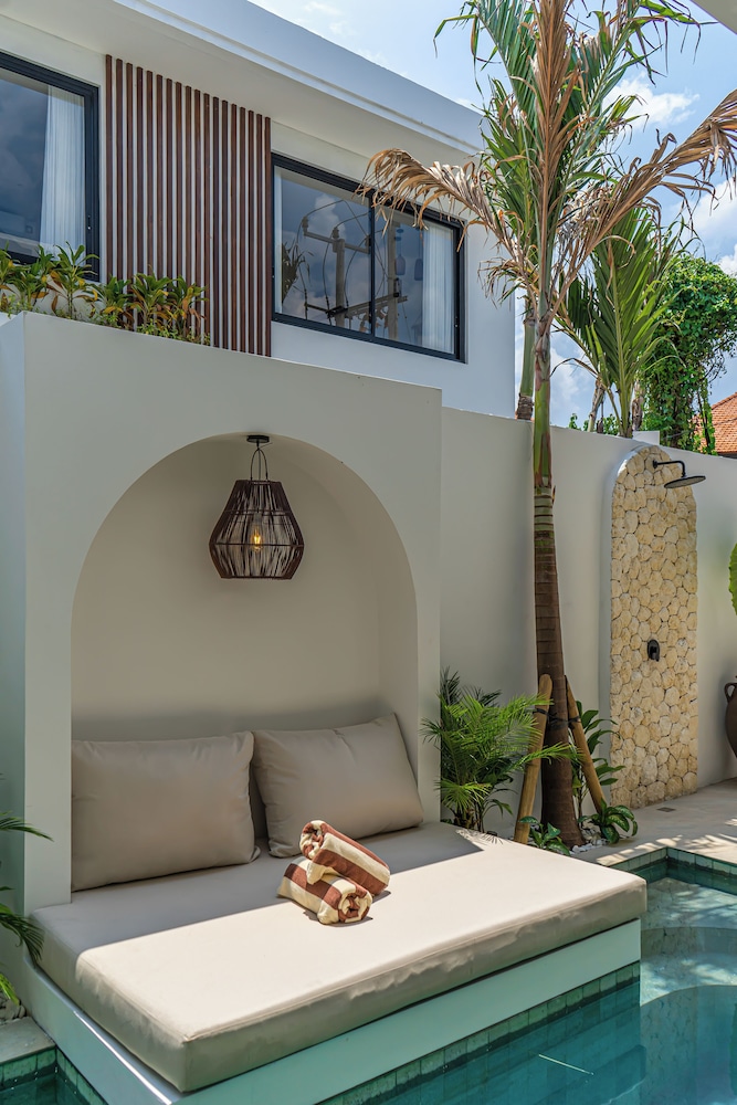 Nova Oasis 1
