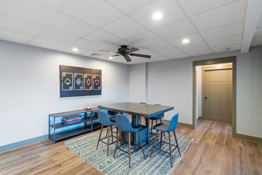 Gorgeous Blue Ridge Views Spacious Retreat With spa