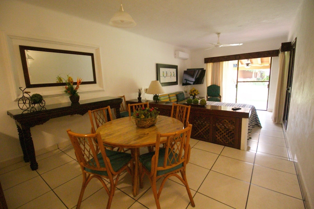 Los Tules Villas del Sol