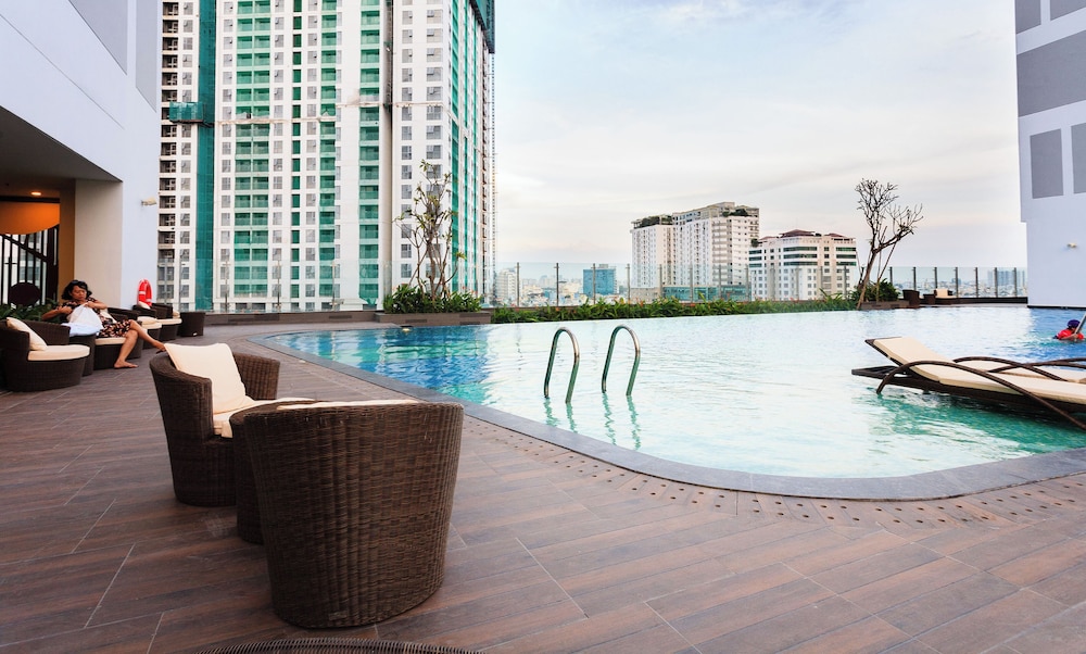 Amazing CBD Rivergate Apartment & Pool