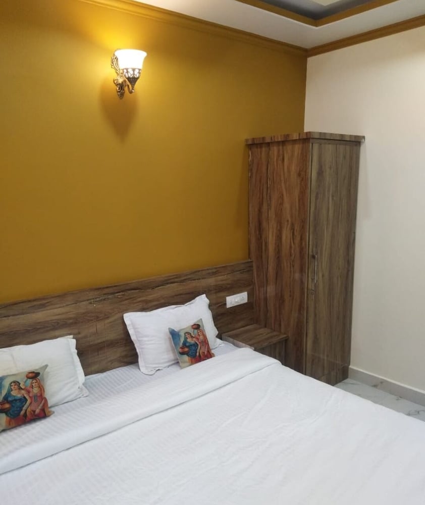 Hotel Anuj Regency