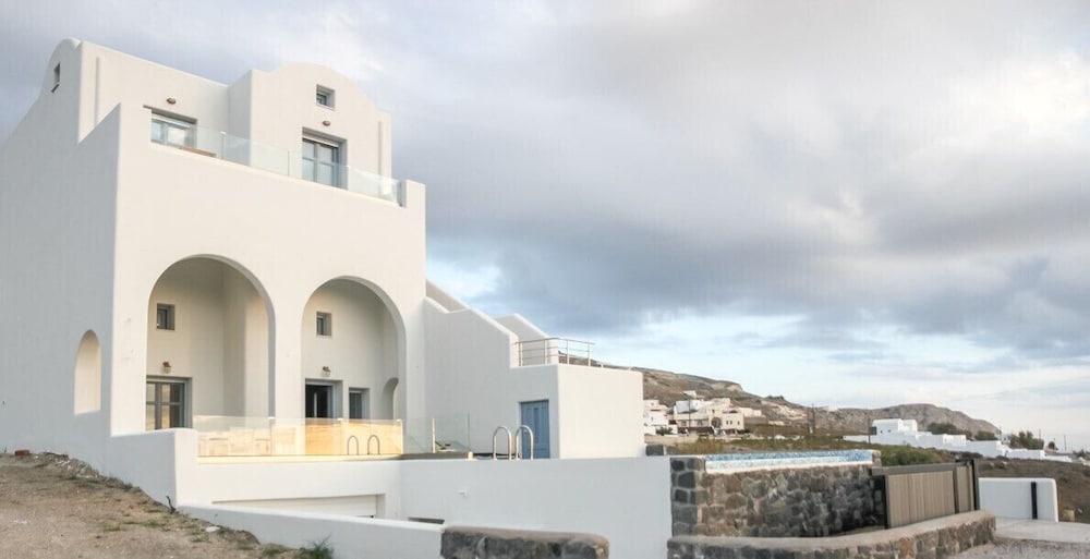 Luxe Maroussi Villas view 3