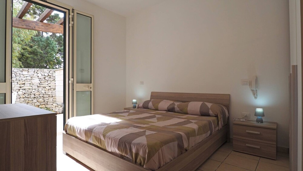 Garden Villa 2 Bedrooms by the sea 7 Sleeps