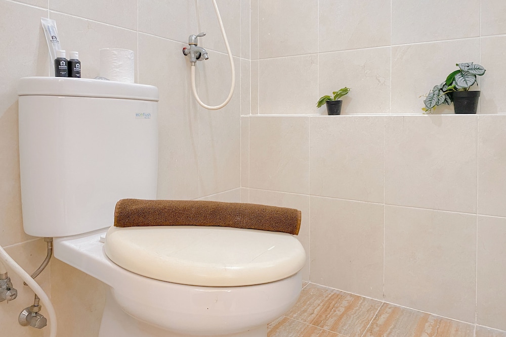 Well Furnished 2BR at Bassura City Apartment