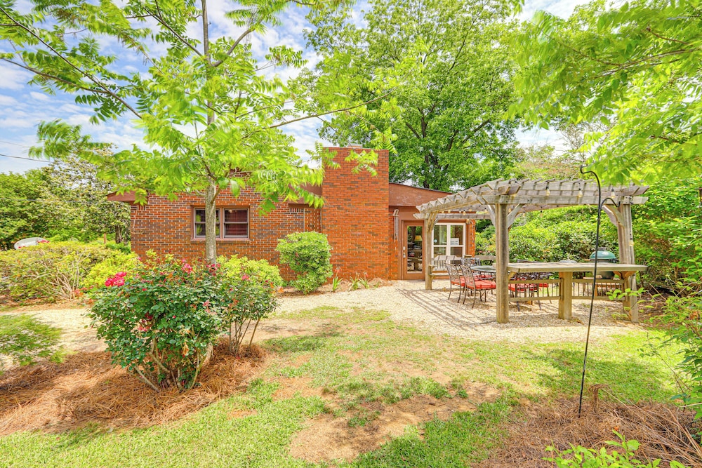Charming Woodland Home, 12 Mi to Big Lazer Creek! view 2