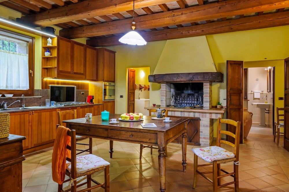 Villa Emilianna 12 2 by Marche Holiday Villas