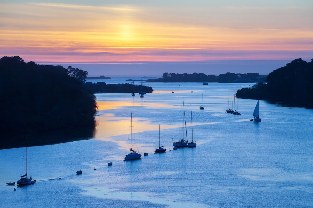Apartment in Porspoder Near Plage du Bourg