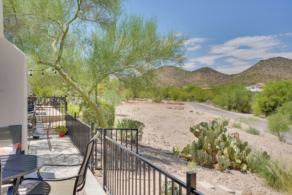 Amazing Desert Views! Tucson Casita on Golf Course