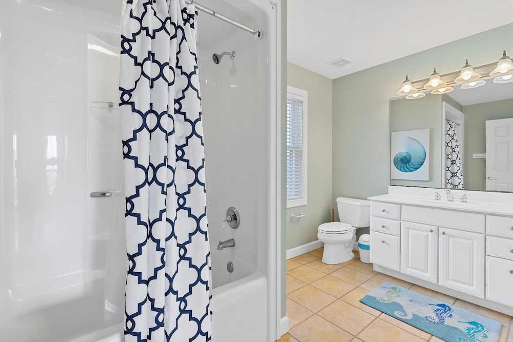 Sea La Vie (North Topsail) by Topsail Realty