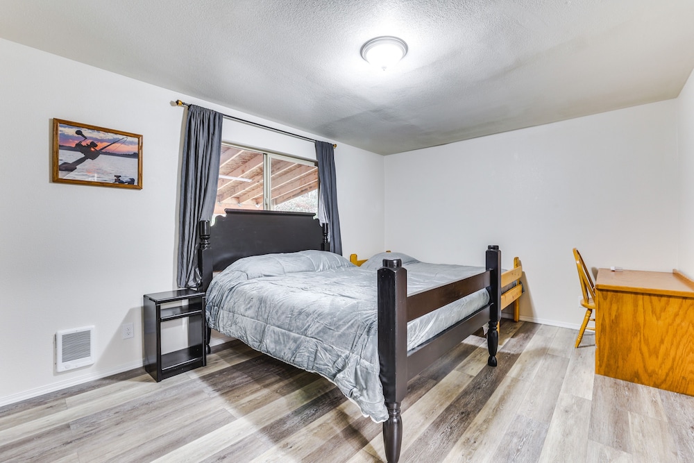 Olympic Peninsula Vacation Rental: 1 Mi to Water view 2