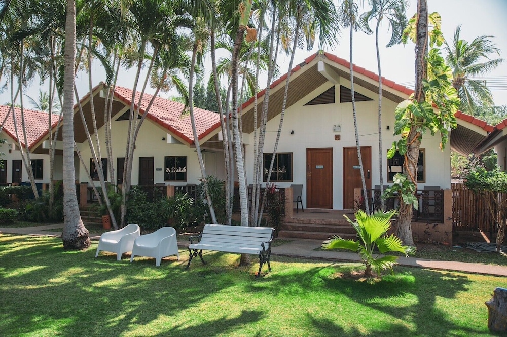 Dolphin Bay Beach Resort