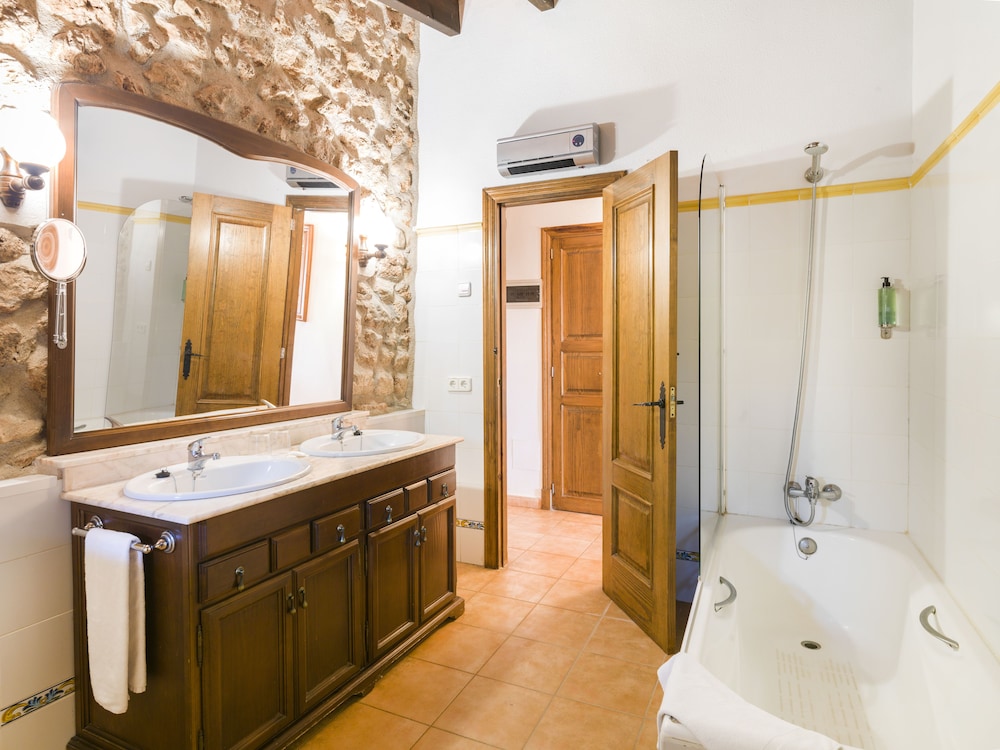 Hotel Sa Bassa Rotja Ecoturisme