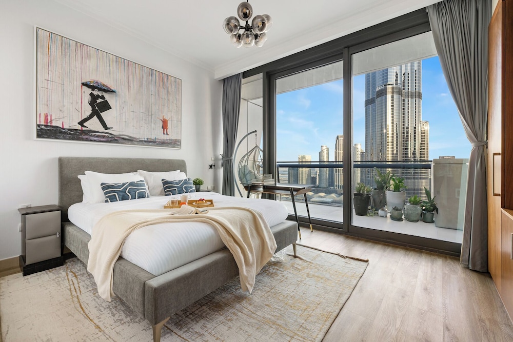3BR Direct Access to Dubai Mall