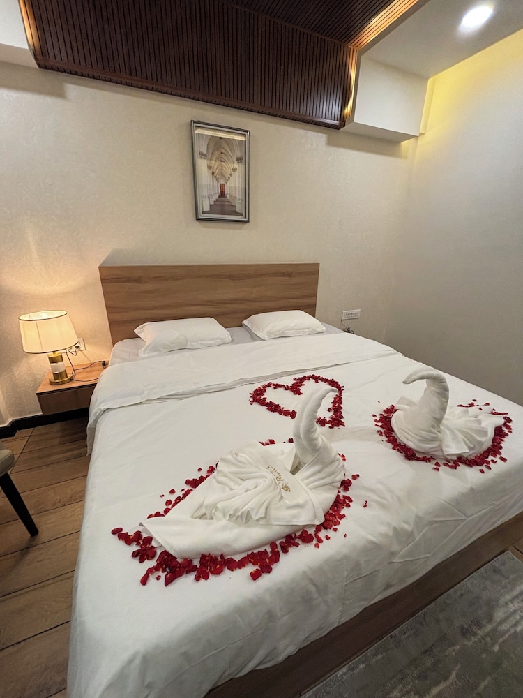 Reva Suites