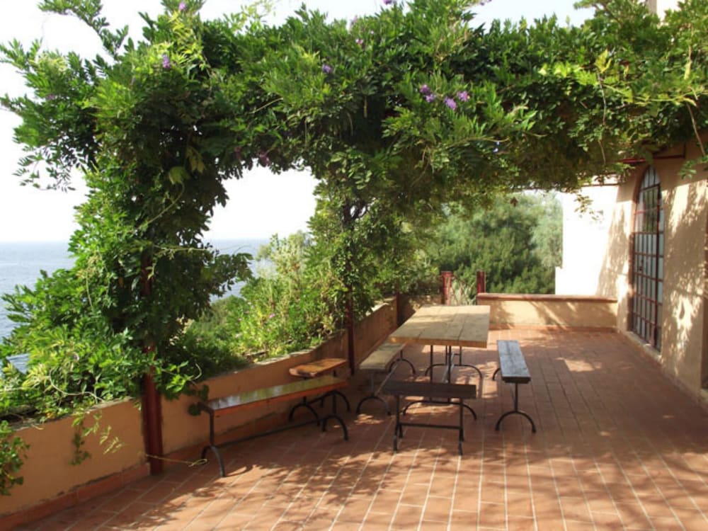 Il Porticello Hotel 15 view 4