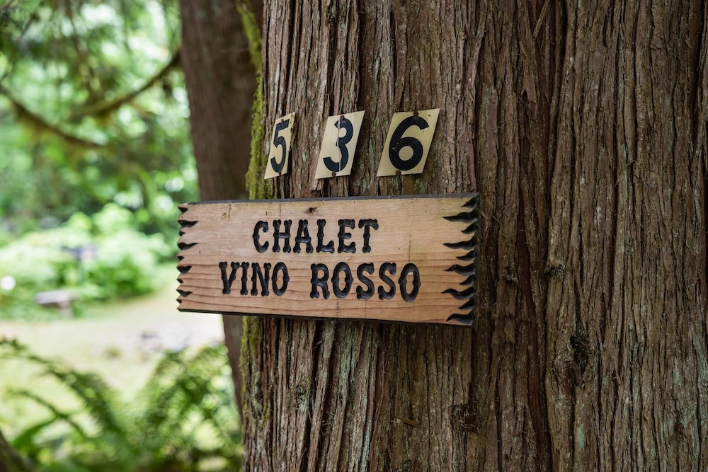 Chalet Vino Rosso view 3