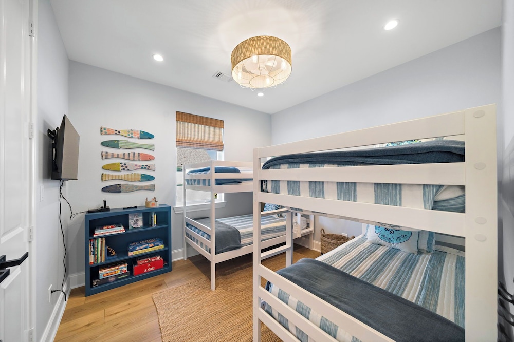 Pelican Perch by Ryson Vacation Rentals