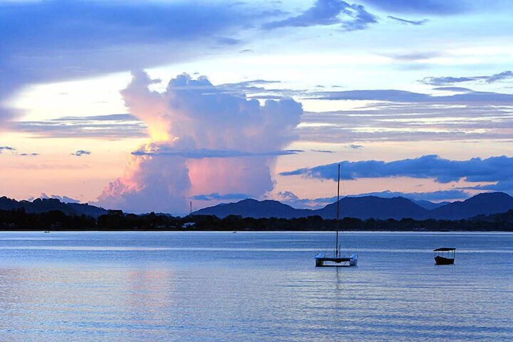Blue Zebra Island Lodge