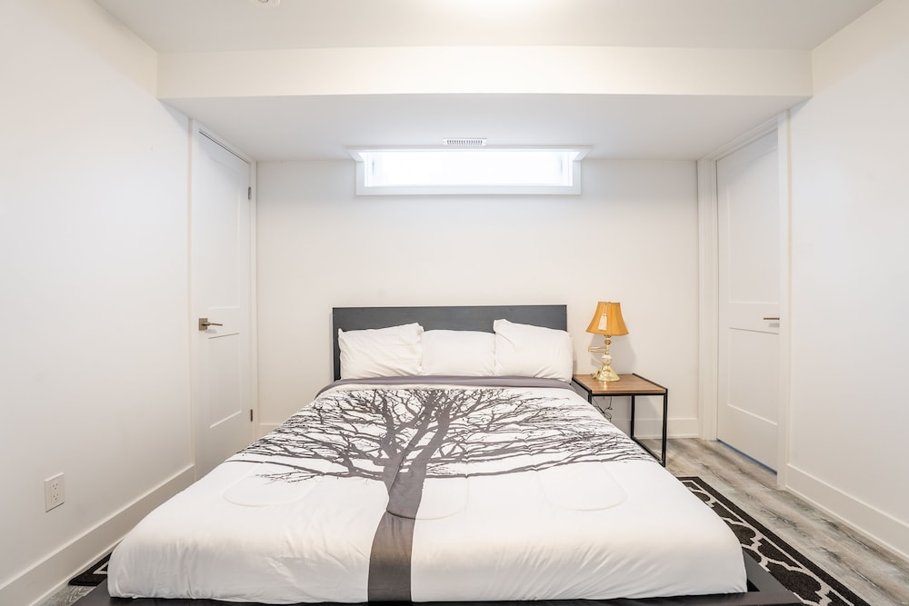 GLOBALSTAY. New Bsm Townhouse Niagara Falls view 3
