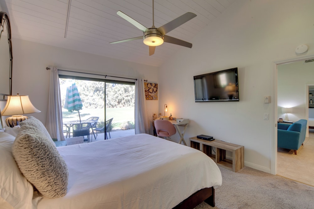 Pet-friendly Stay w/ Patio in Palm Desert Resort!