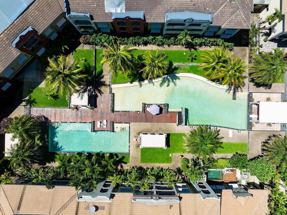 Leaf Luxe - 9 Pools BBQ Gym