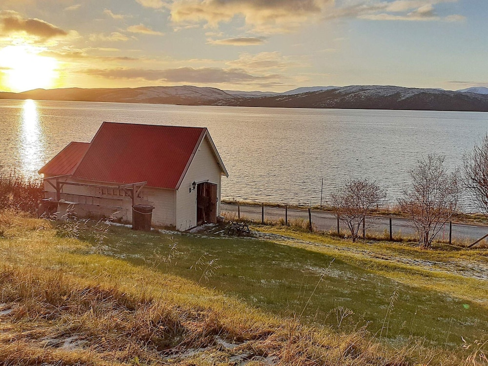 6 Person Holiday Home in Finnsnes-by Traum view 4