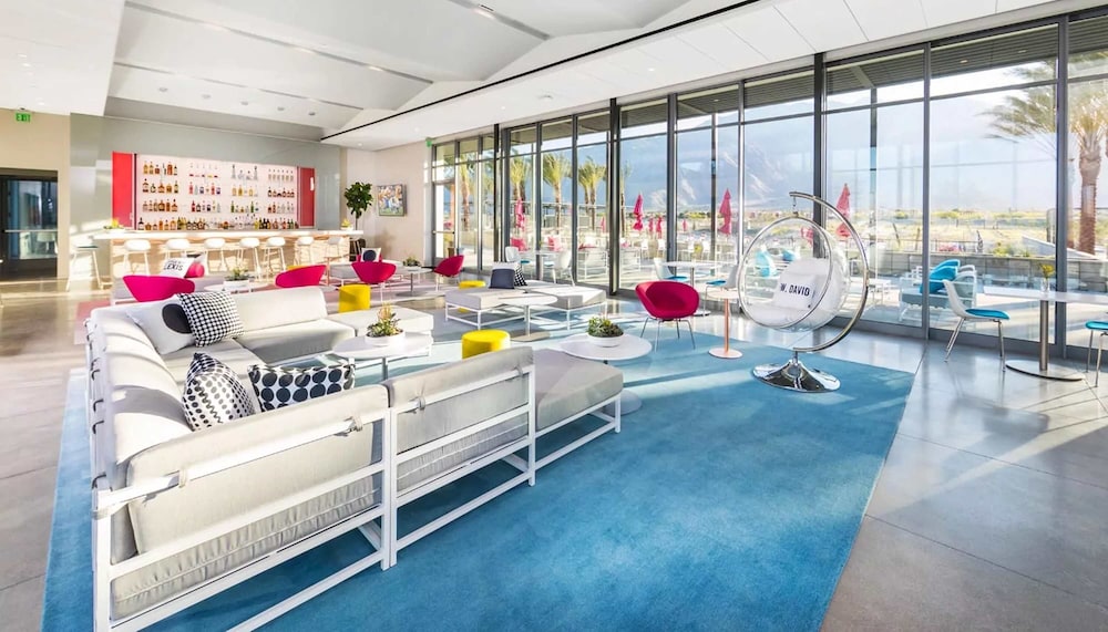 Modern Miralon - Sophisticated Retreat for Up To 5 w/ Resort Amenities