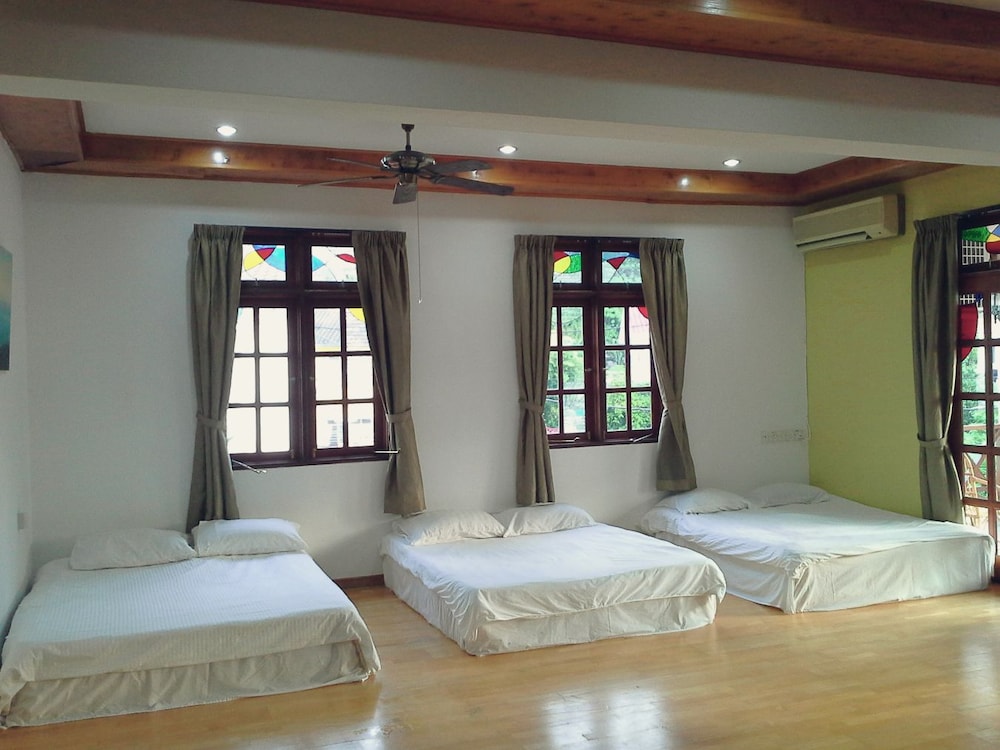 Baan Talay Homestay by the Beach