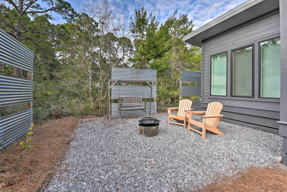 Mid-century Modern Beach Cottage With Fire Pit!