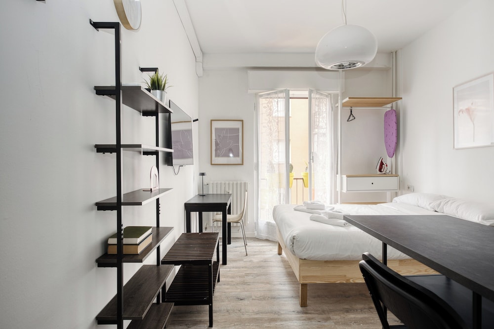Elegant Studios near Station