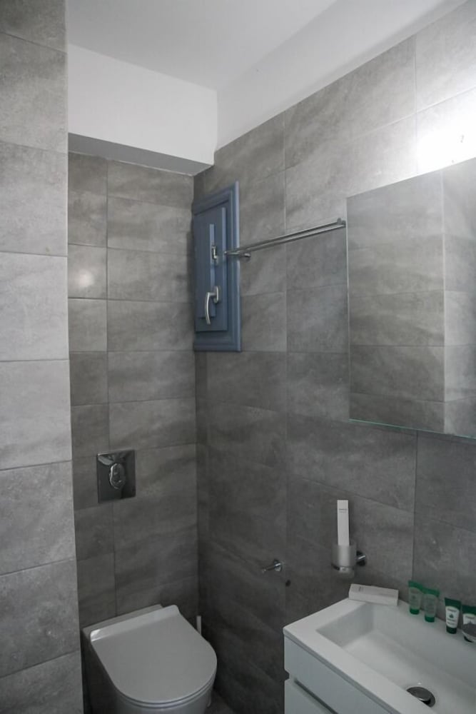 Photo 33