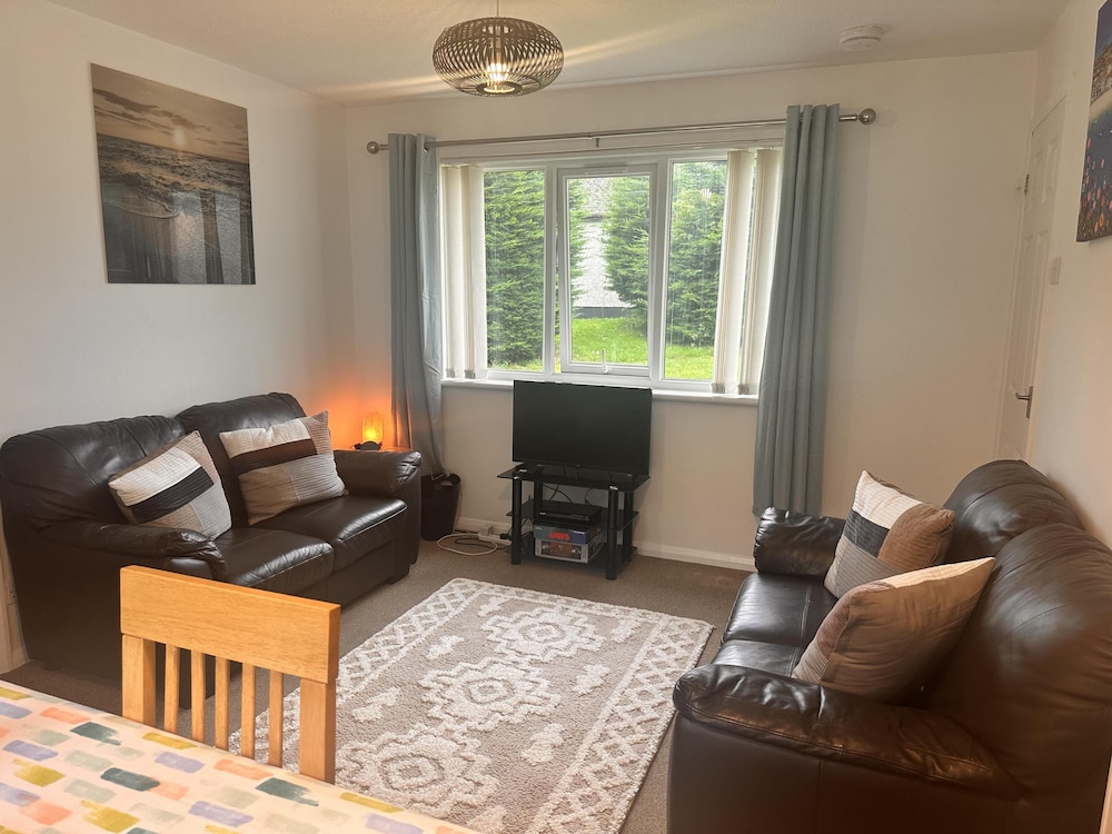 Gold Rated Modern Lodge With High Speed Wifi view 5