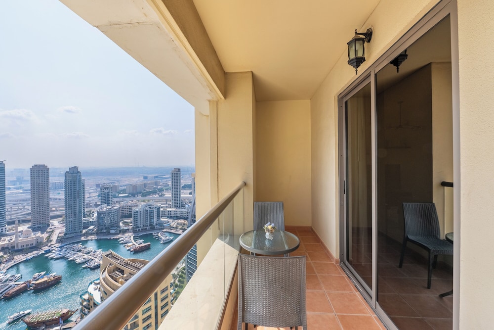 Luxe Marina View Retreat - 2BDRM
