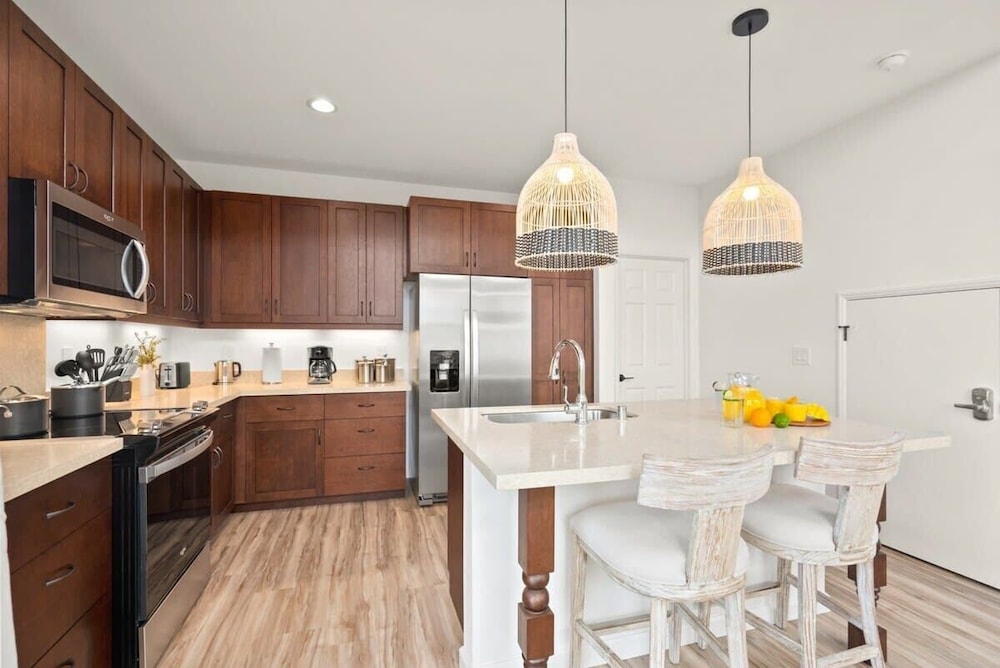 @ Marbella Lane - 3BR w/ Amazing MT & Ocean Vistas