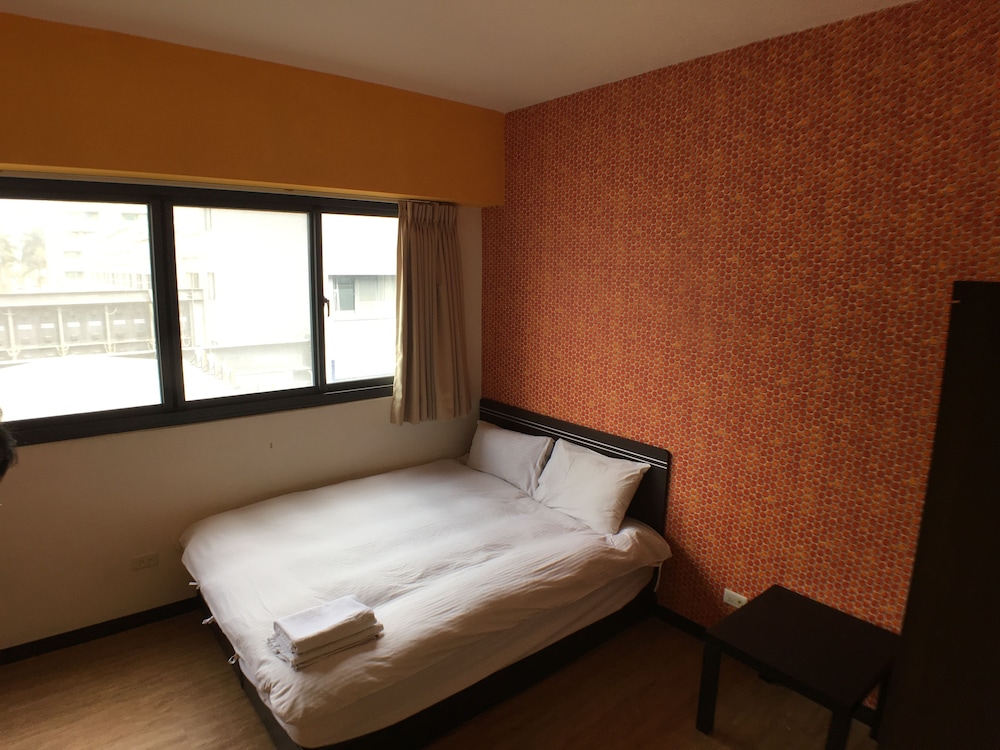 Taichung Go-Around Hostel
