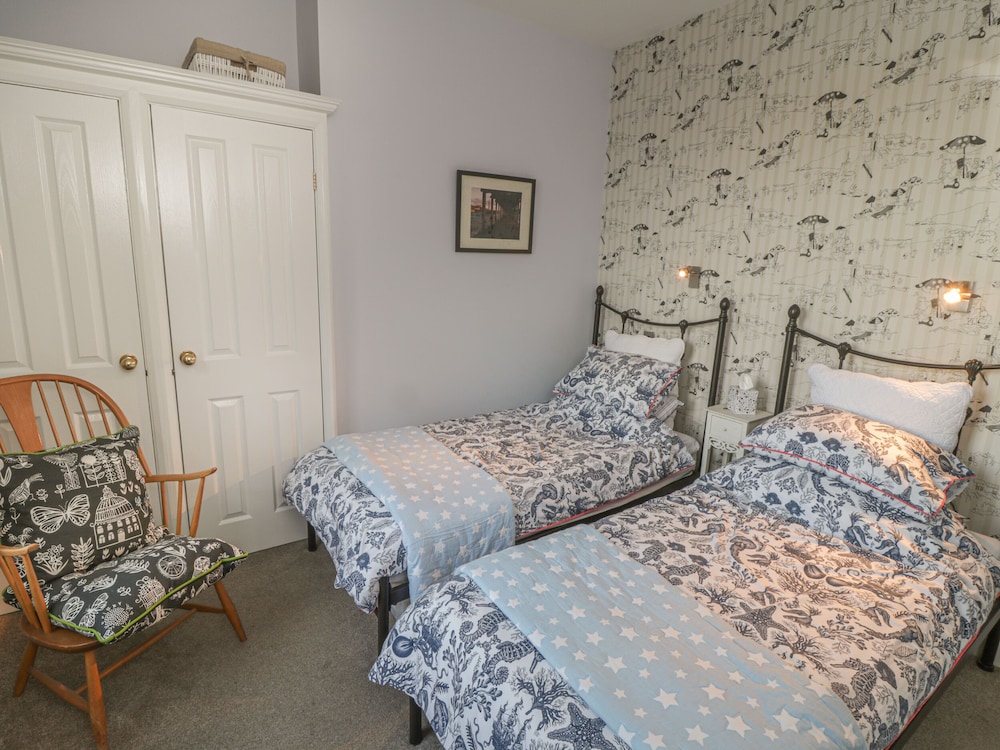 Apartment 4