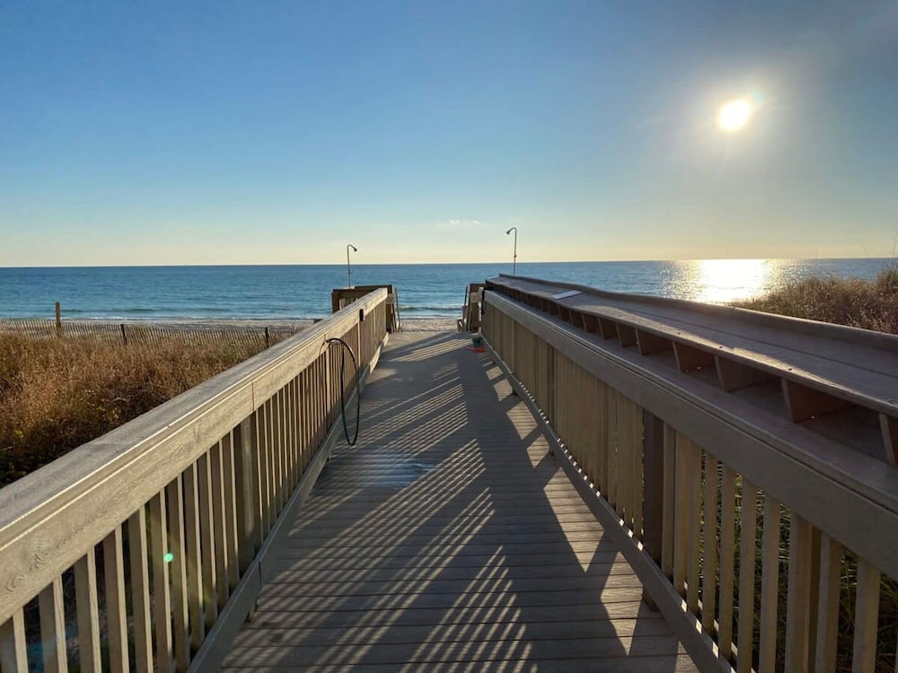 Coastal Condo 807 by Brightwild Beachfront