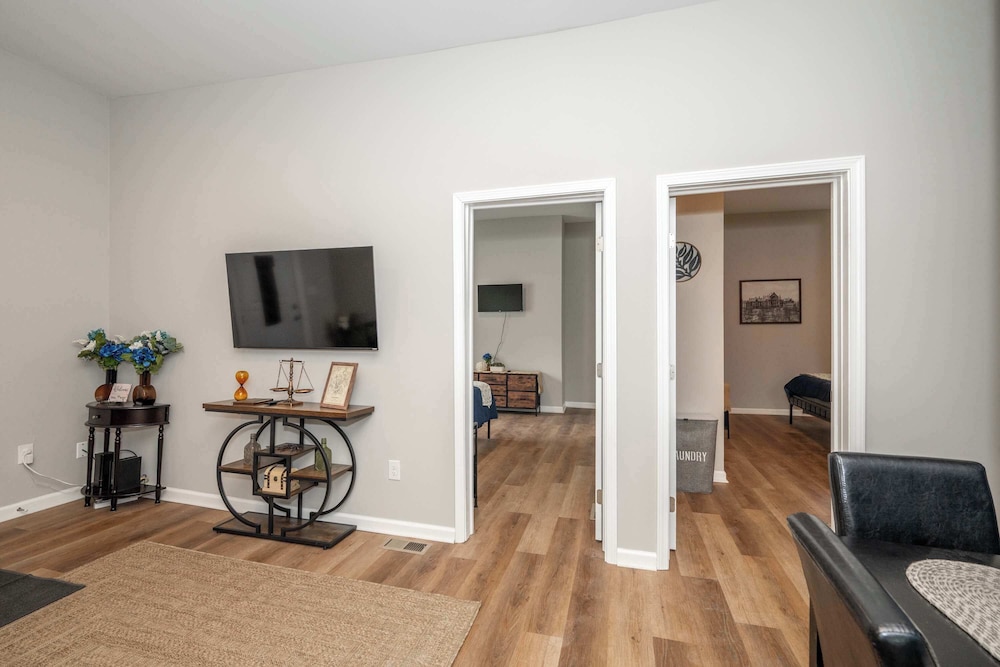 Queen City Retreat 1 - Cozy Home for 6 Near Attractions & Restaurants