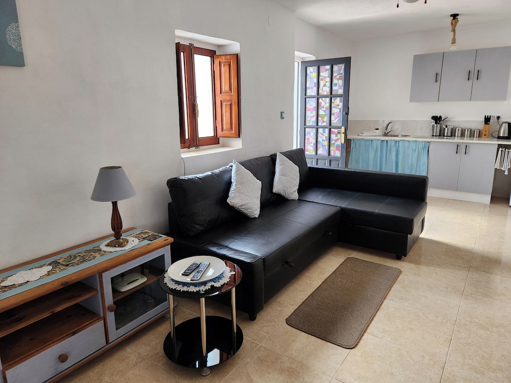 Casita-1 To 7guests-private/pool-patio-bbq-parking