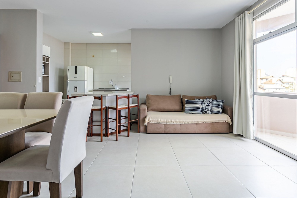 Apto em Condominio pe na Areia, c/ Piscina Mhr308