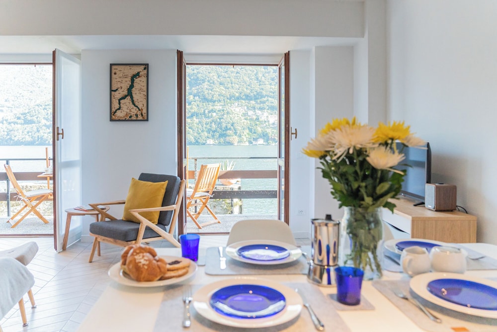 Your Private Harbour Nearby George Clooney by Rent all Como
