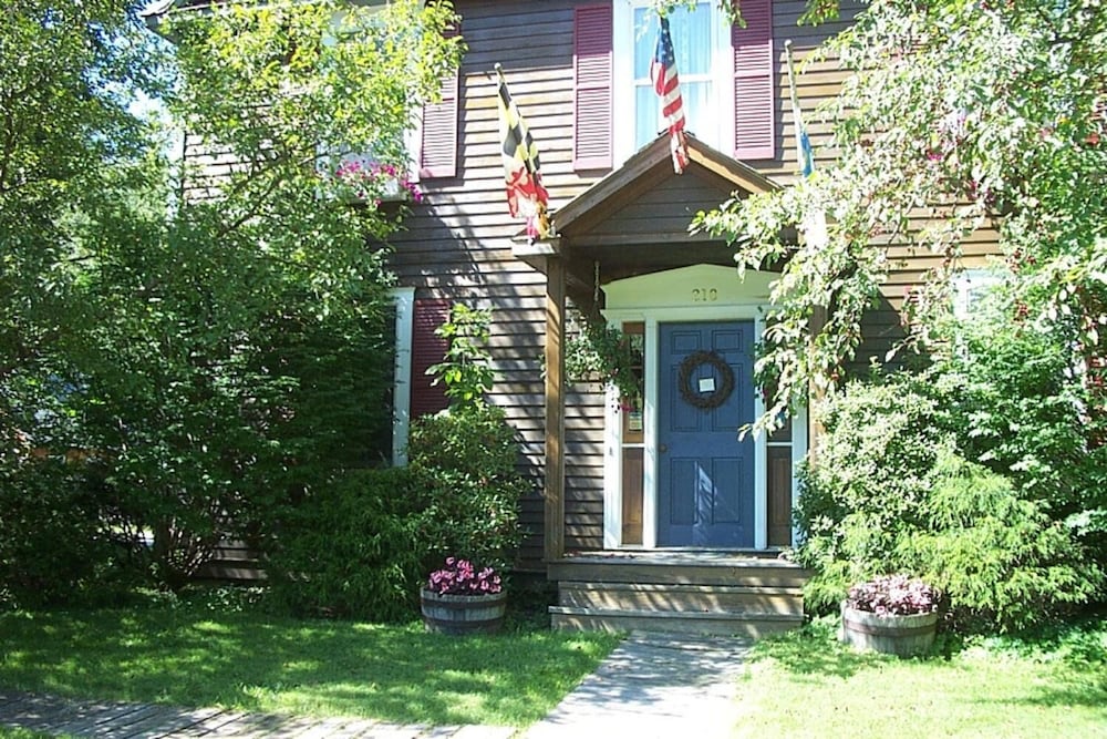 Chesapeake Inn of Lenox