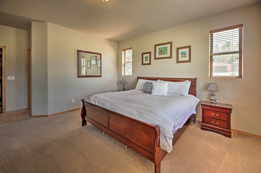 Sunny Show Low Home: Deck, BBQ & Golf Course Views view 3