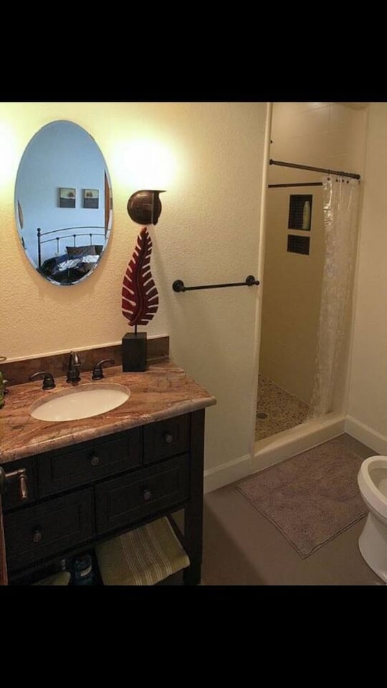 Spectacular 4BR Mountain Home Sleeps 12