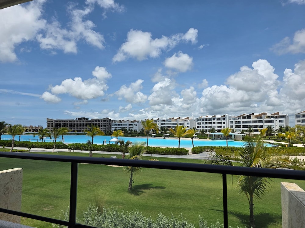 Oasis Turquesa Punta Cana Crystal Lagoon