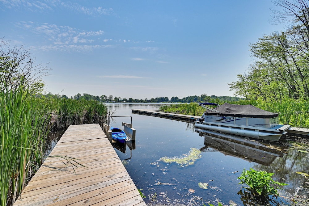 Deck, Dock & Hot Tub: Lakeside Retreat in Michigan