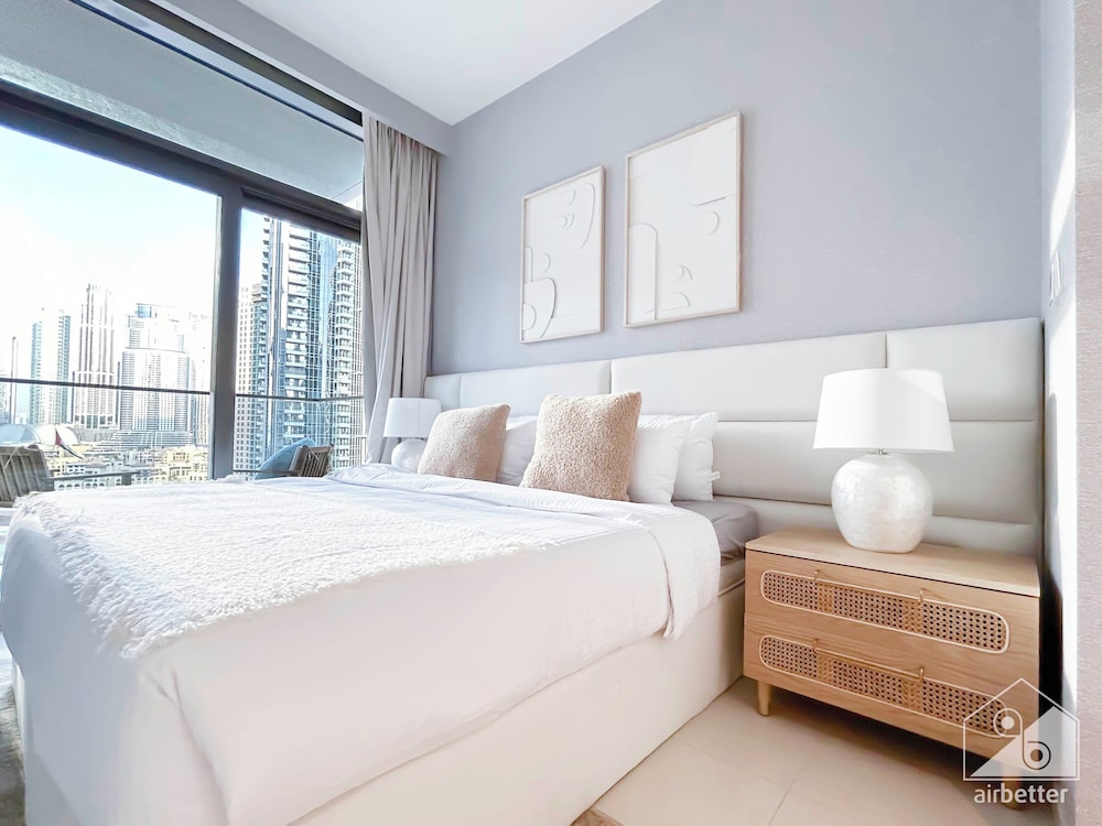 Luxurious 4B Balcony & Views Burjcrown Downtown