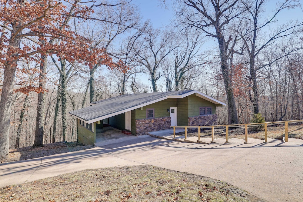 Woodsy Bella Vista Vacation Rental w/ Game Room! view 3