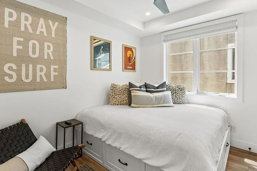 3BR Newport Luxury Rooftop Deck Hottub Parking