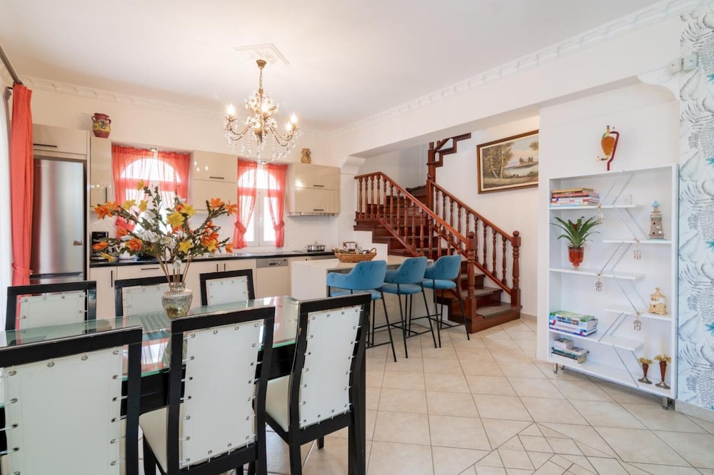 Matina's Family House With Your Private Jacuzzi! view 5